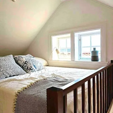 Apartman Sentral Loftsleilighet Med Sjoutsikt
