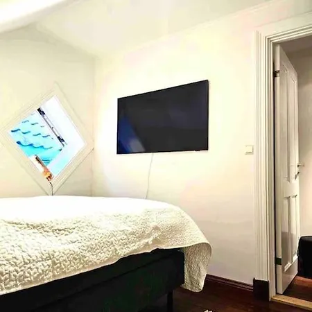 Sentral Loftsleilighet Med Sjoutsikt Apartman *