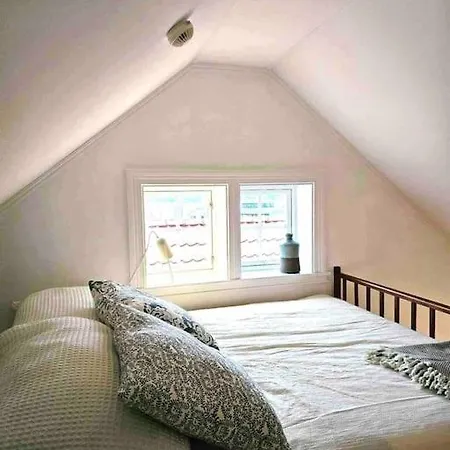 Sentral Loftsleilighet Med Sjoutsikt Apartman *