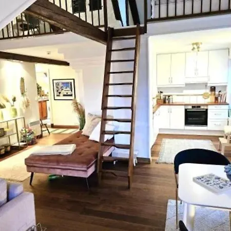 Apartman Sentral Loftsleilighet Med Sjoutsikt *