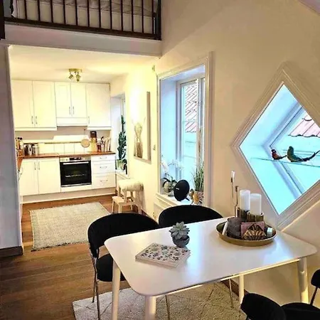 דירה Sentral Loftsleilighet Med Sjoutsikt *