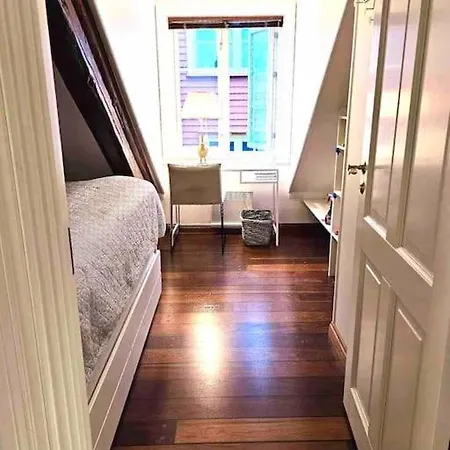 Sentral Loftsleilighet Med Sjoutsikt Kragerø